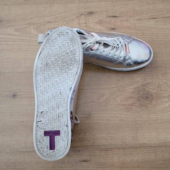 TED BAKER LONDON Ahfira 2 Peach Blossom Trainers Sneakers  TED BAKER LONDON Barrica Sneaker